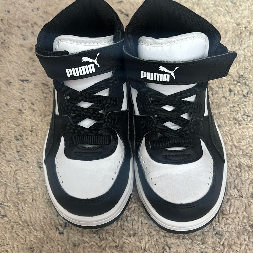 Girls puma sneakers 2c